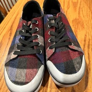 Keen sneakers in fall ready plaid. Worn a couple times so like new